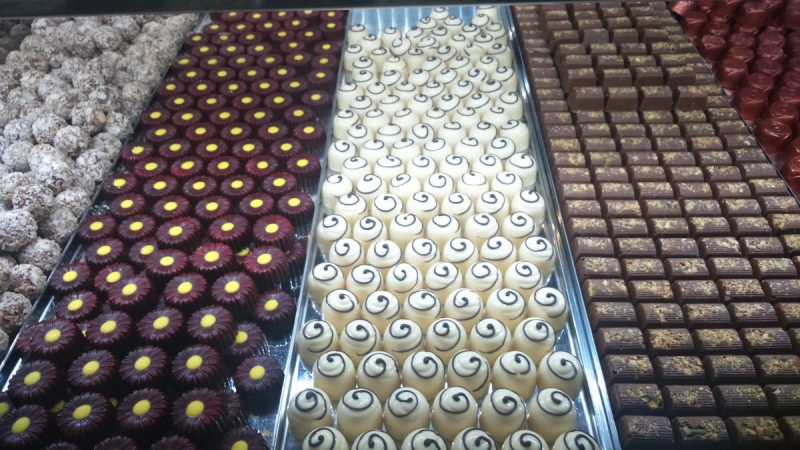 ecommerce-ST ETIENNE DE TINEE-min_chocolates_milk_chocolate_white_chocolate_truffles_candy_food_treat_cacao-1213769